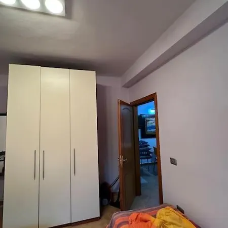 Mali Robit Apartamento Golem (Tirana)